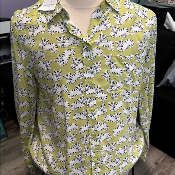 Adorable Lime Green Cat Pattern Button Up Blouse - Picture 2 of 10